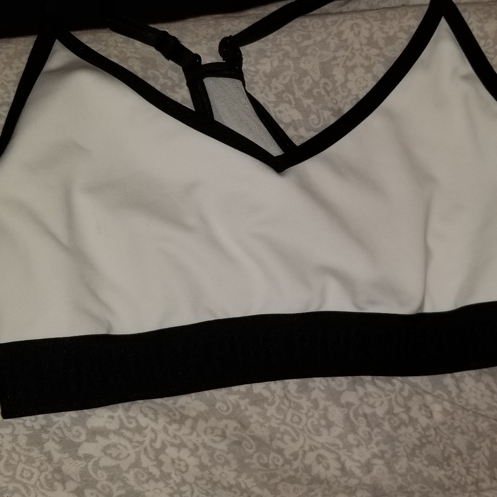 Sports bra
